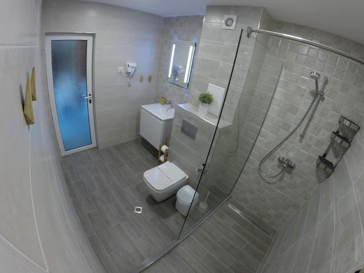 Hotel Lotos Китен Екстер'єр фото