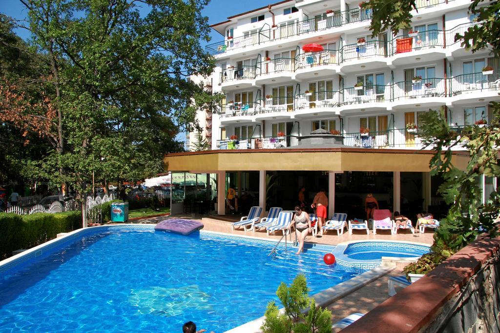 Hotel Lotos Китен Екстер'єр фото