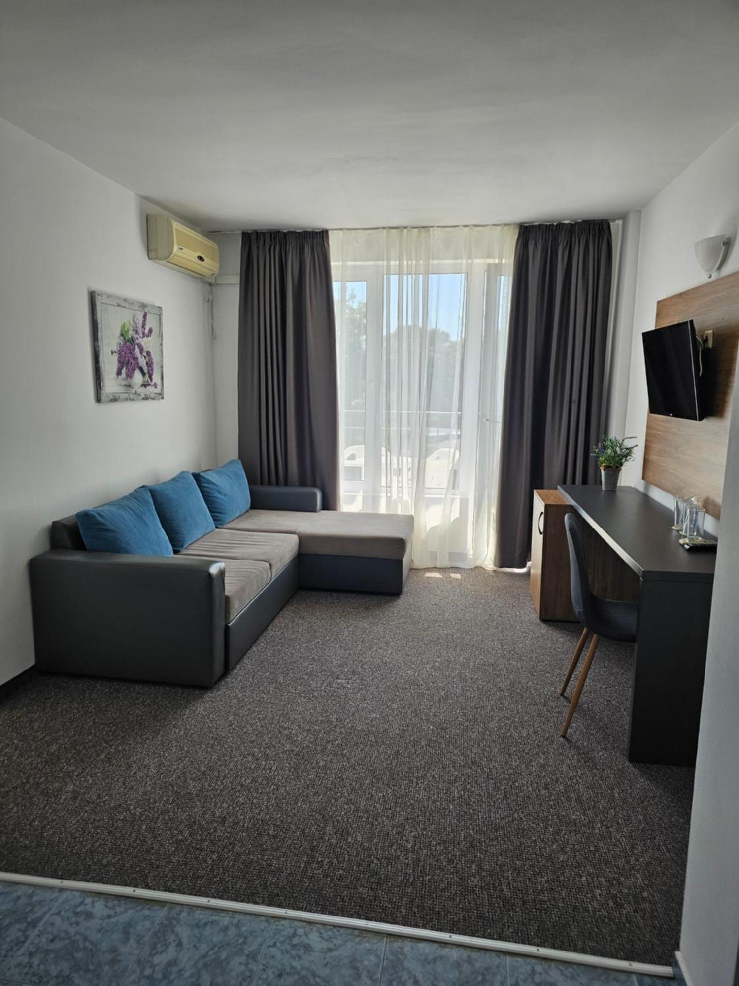 Hotel Lotos Китен Екстер'єр фото
