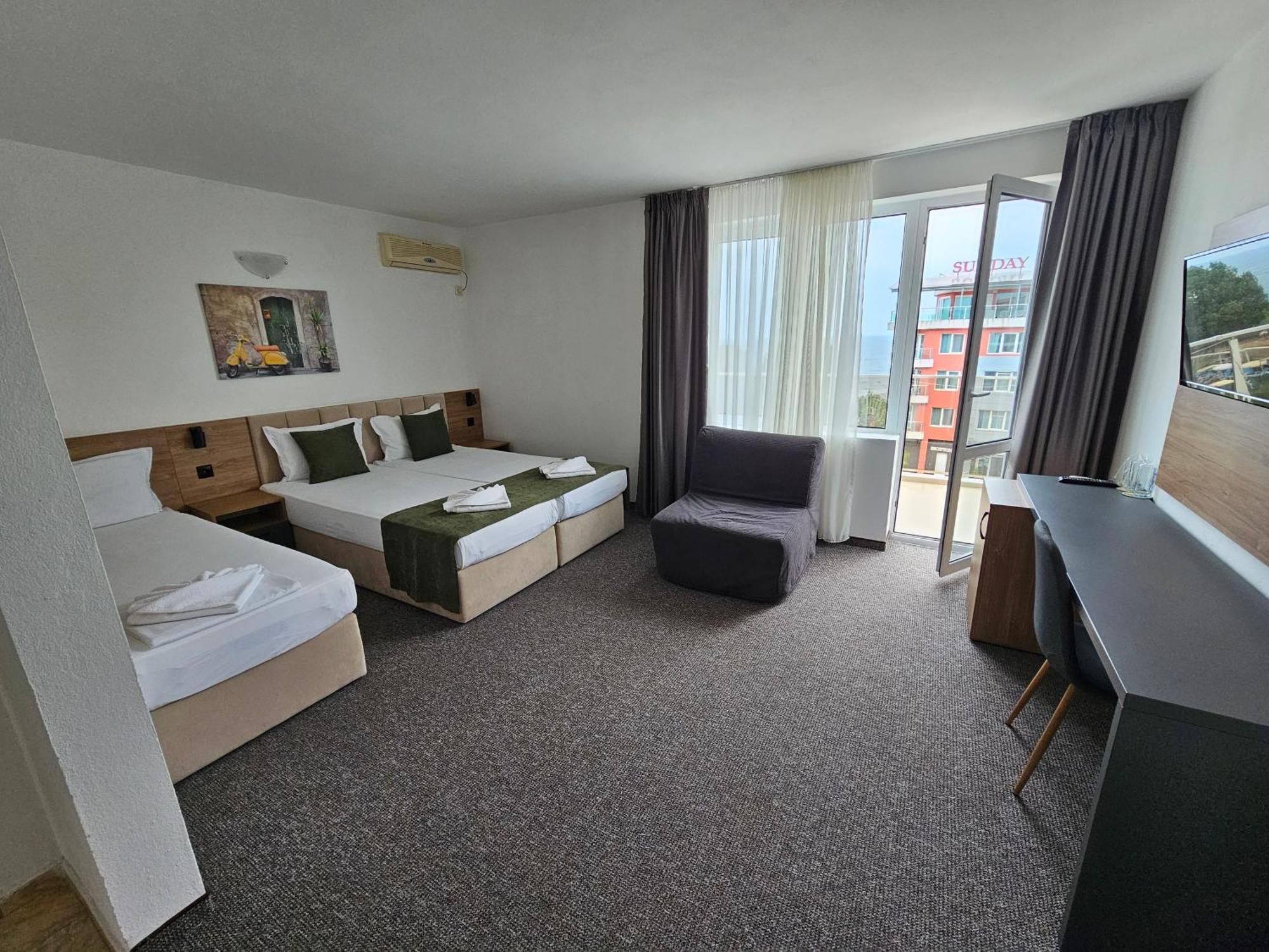 Hotel Lotos Китен Екстер'єр фото