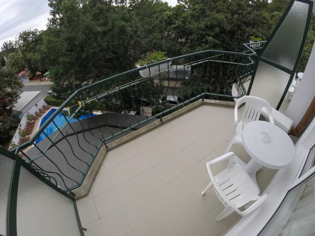 Hotel Lotos Китен Екстер'єр фото